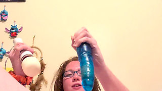 Amateur Ginger Beauty Masturbates in Bed for the First Time with Big Squirt