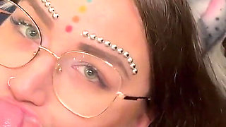 Mari Galore Unboxes a Fucking Machine with Her Boyfriend