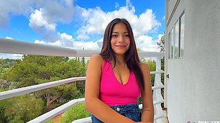 Teen Alex Jett gets a wild lesson from pro Kate Legend