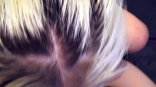 Young blonde fingers and toys her pussy on web cam